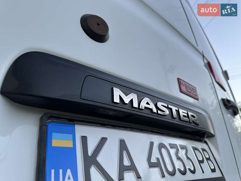 Грузовой фургон Renault Master 2016 в Киеве