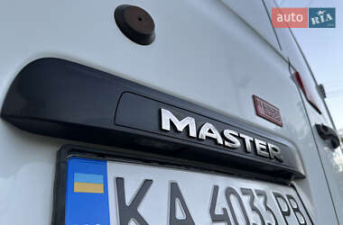 Грузовой фургон Renault Master 2016 в 