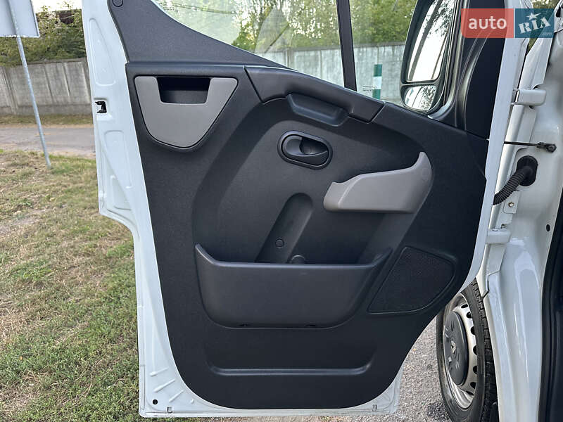 Грузовой фургон Renault Master 2016 в Киеве