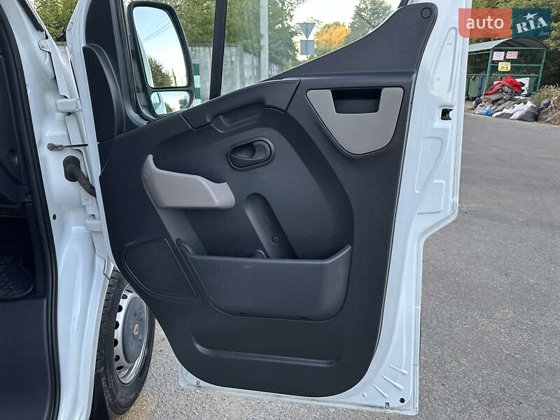 Грузовой фургон Renault Master 2016 в Киеве