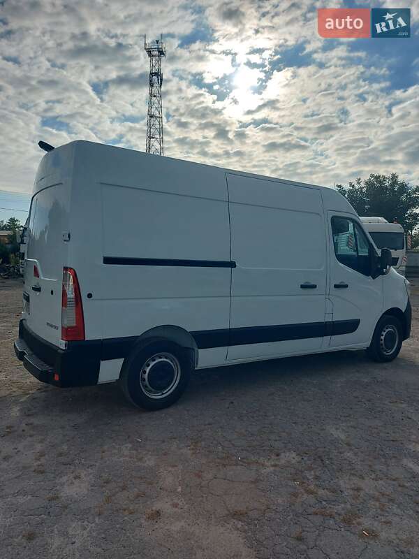 Грузовой фургон Renault Master 2021 в Млинове
