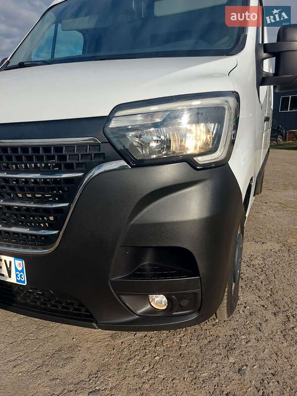 Грузовой фургон Renault Master 2021 в Млинове