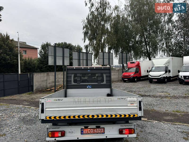 Грузовой фургон Renault Master 2015 в Ровно