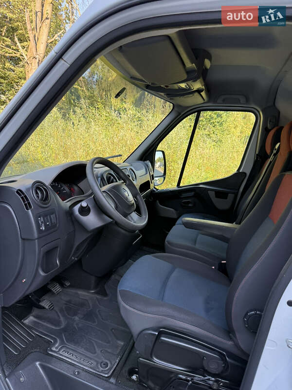 Грузовой фургон Renault Master 2017 в Дрогобыче
