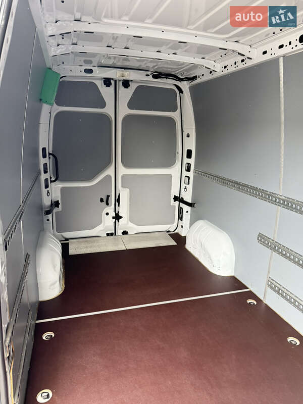 Грузовой фургон Renault Master 2021 в Луцке