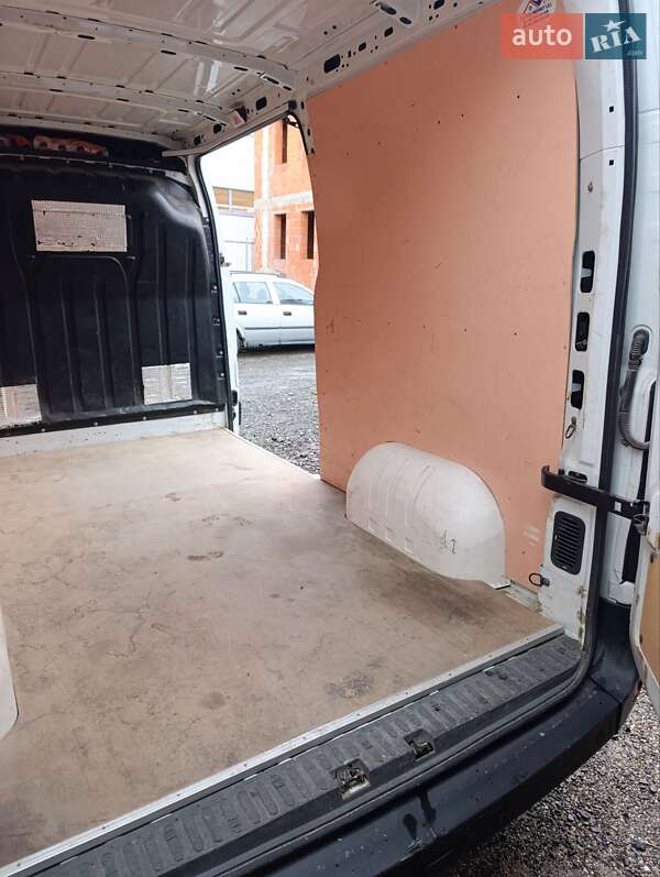 Вантажний фургон Renault Master 2016 в Нижній Апші