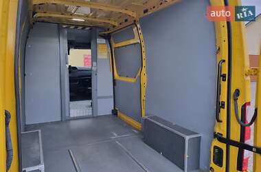 Грузовой фургон Renault Master 2020 в 
