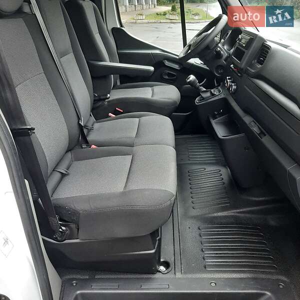Вантажний фургон Renault Master 2021 в Полтаві