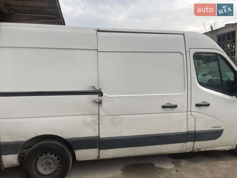 Грузовой фургон Renault Master 2012 в Ровно