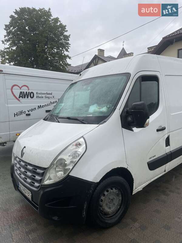 Грузовой фургон Renault Master 2012 в Ровно