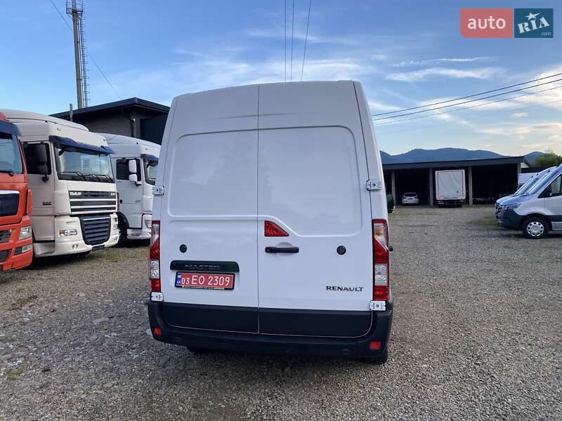 Грузовой фургон Renault Master 2022 в Хусте