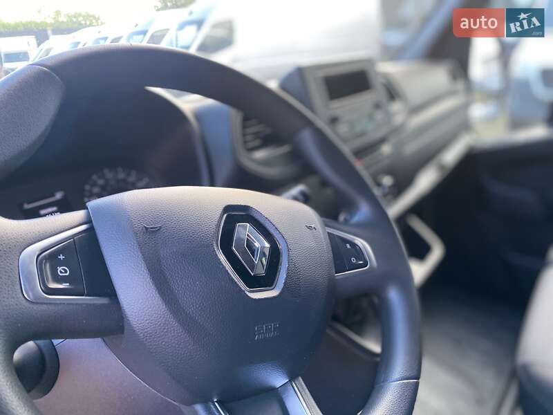 Грузовой фургон Renault Master 2022 в Хусте