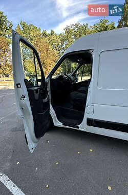 Грузовой фургон Renault Master 2017 в 