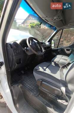 Грузовой фургон Renault Master 2013 в 