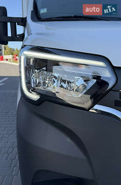 Грузовой фургон Renault Master 2021 в 