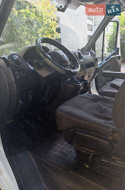 Грузовой фургон Renault Master 2016 в 