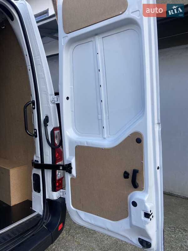 Вантажний фургон Renault Master 2020 в Хмельницькому