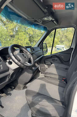 Грузовой фургон Renault Master 2024 в 