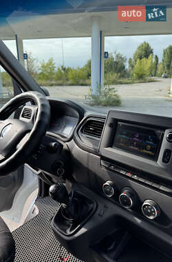 Грузовой фургон Renault Master 2024 в 