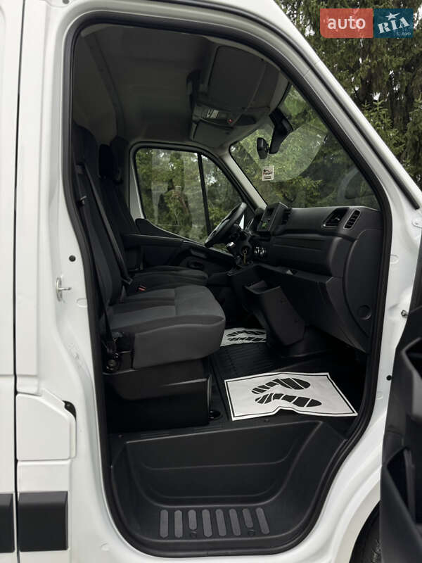 Грузовой фургон Renault Master 2021 в Дубно