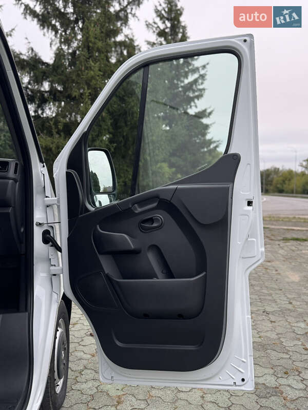 Грузовой фургон Renault Master 2021 в Дубно
