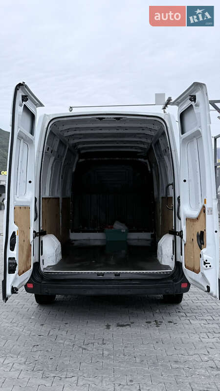 Грузовой фургон Renault Master 2021 в Хусте