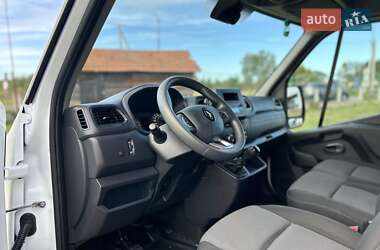 Грузовой фургон Renault Master 2023 в 