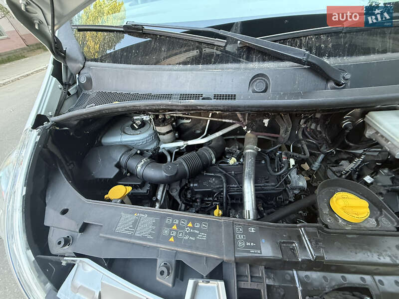 Грузовой фургон Renault Master 2016 в Николаеве