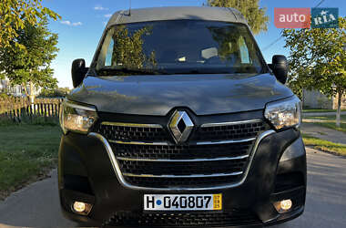 Грузовой фургон Renault Master 2022 в 