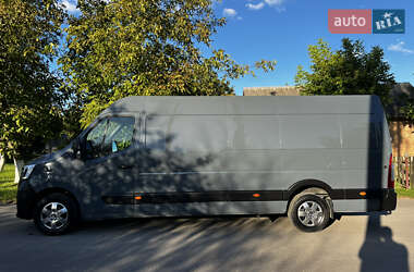 Грузовой фургон Renault Master 2022 в 