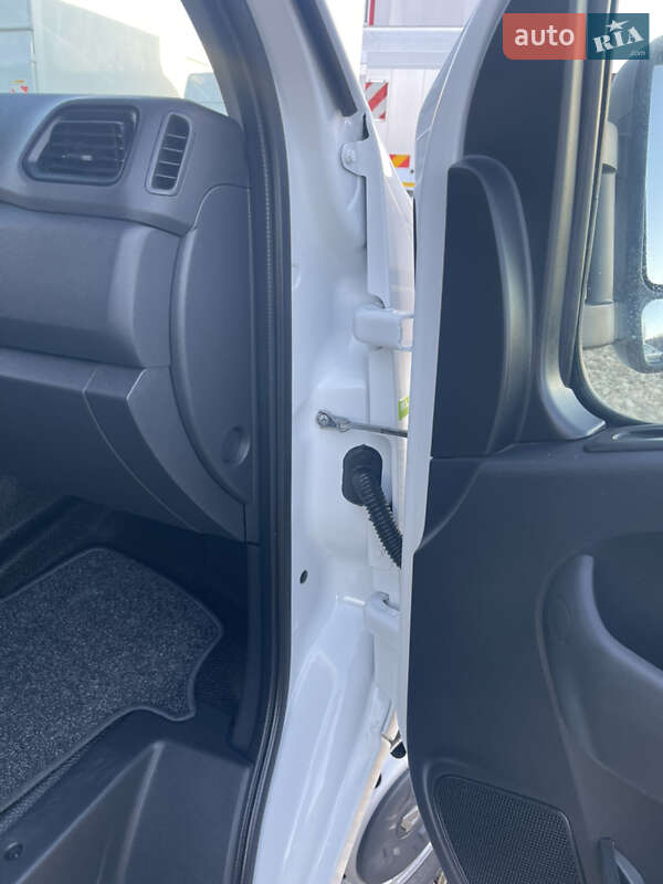 Грузовой фургон Renault Master 2020 в Львове