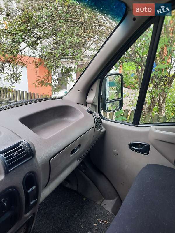 Микроавтобус Renault Master 2004 в Богуславе