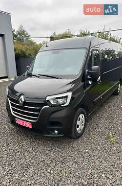 Грузовой фургон Renault Master 2023 в 