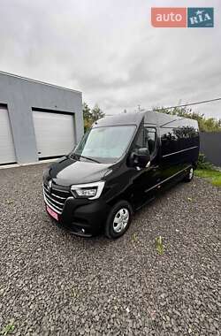 Грузовой фургон Renault Master 2023 в 
