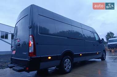 Грузовой фургон Renault Master 2023 в 