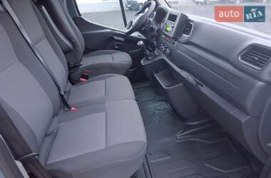 Грузовой фургон Renault Master 2023 в 