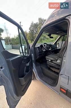 Грузовой фургон Renault Master 2022 в 