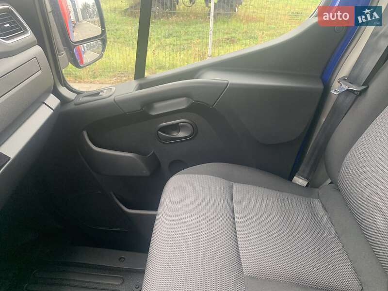Вантажний фургон Renault Master 2021 в Нововолинську