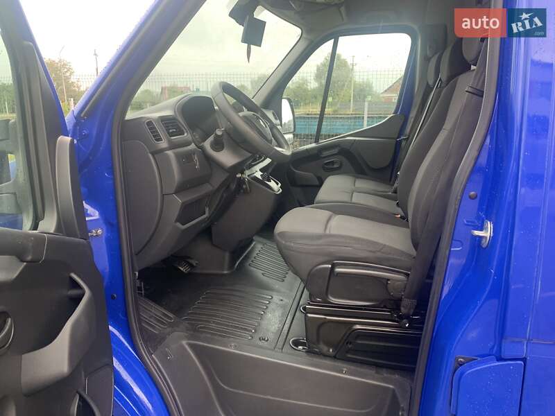 Вантажний фургон Renault Master 2021 в Нововолинську