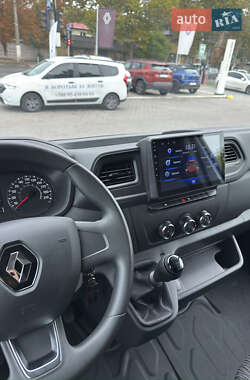 Грузовой фургон Renault Master 2023 в 