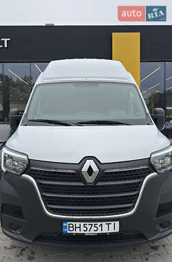 Грузовой фургон Renault Master 2023 в 
