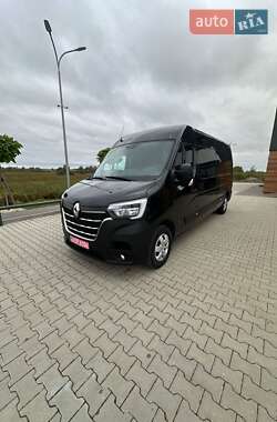 Грузопассажирский фургон Renault Master 2023 в 