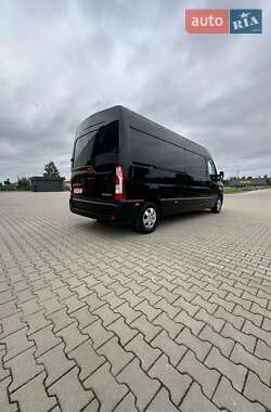 Грузопассажирский фургон Renault Master 2023 в 