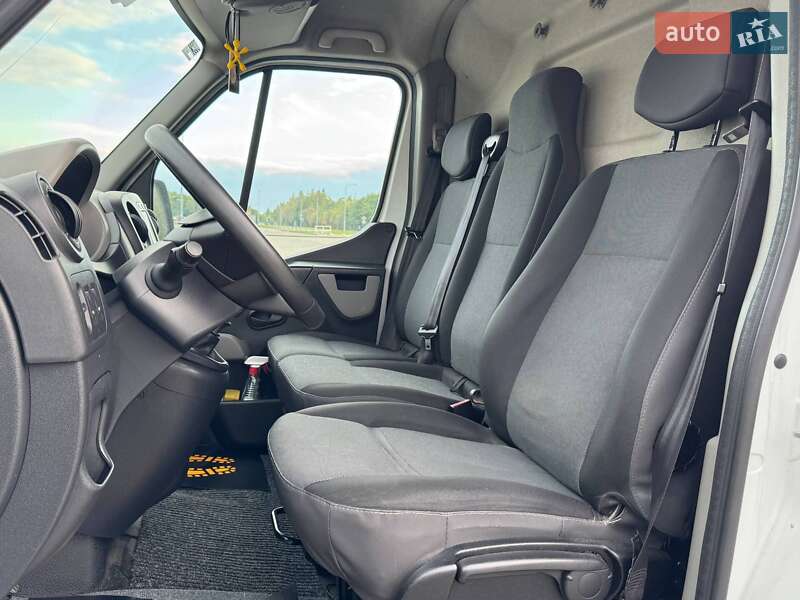 Грузовой фургон Renault Master 2017 в Львове