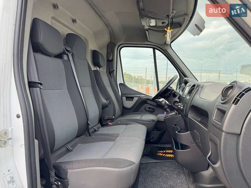 Грузовой фургон Renault Master 2017 в Львове