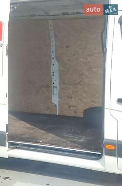 Грузовой фургон Renault Master 2014 в 