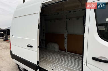 Грузовой фургон Renault Master 2017 в 