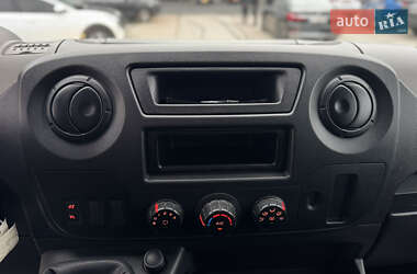 Грузовой фургон Renault Master 2017 в 