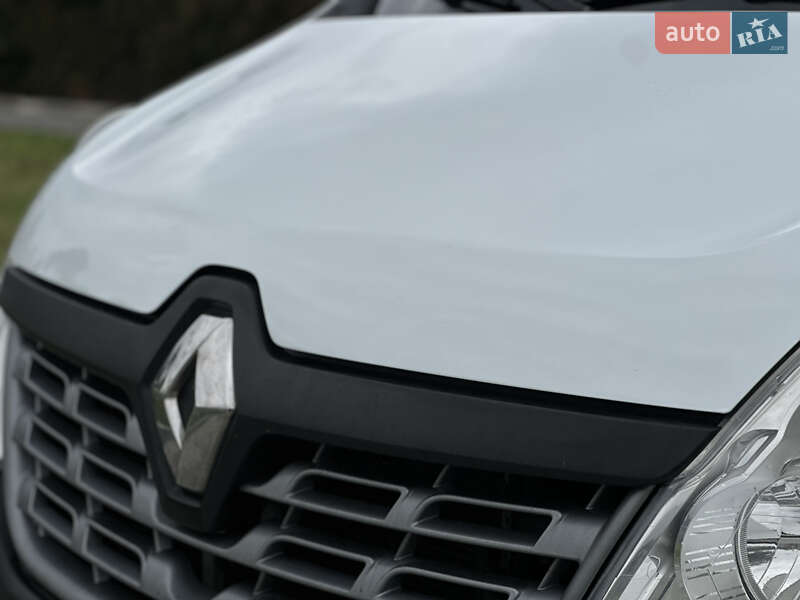 Эвакуатор Renault Master 2015 в Львове