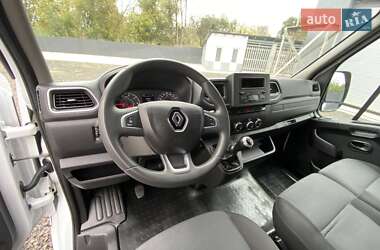 Грузовой фургон Renault Master 2022 в 